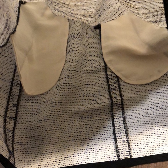 Aritzia tweed-like mini skirt - Picture 5 of 6